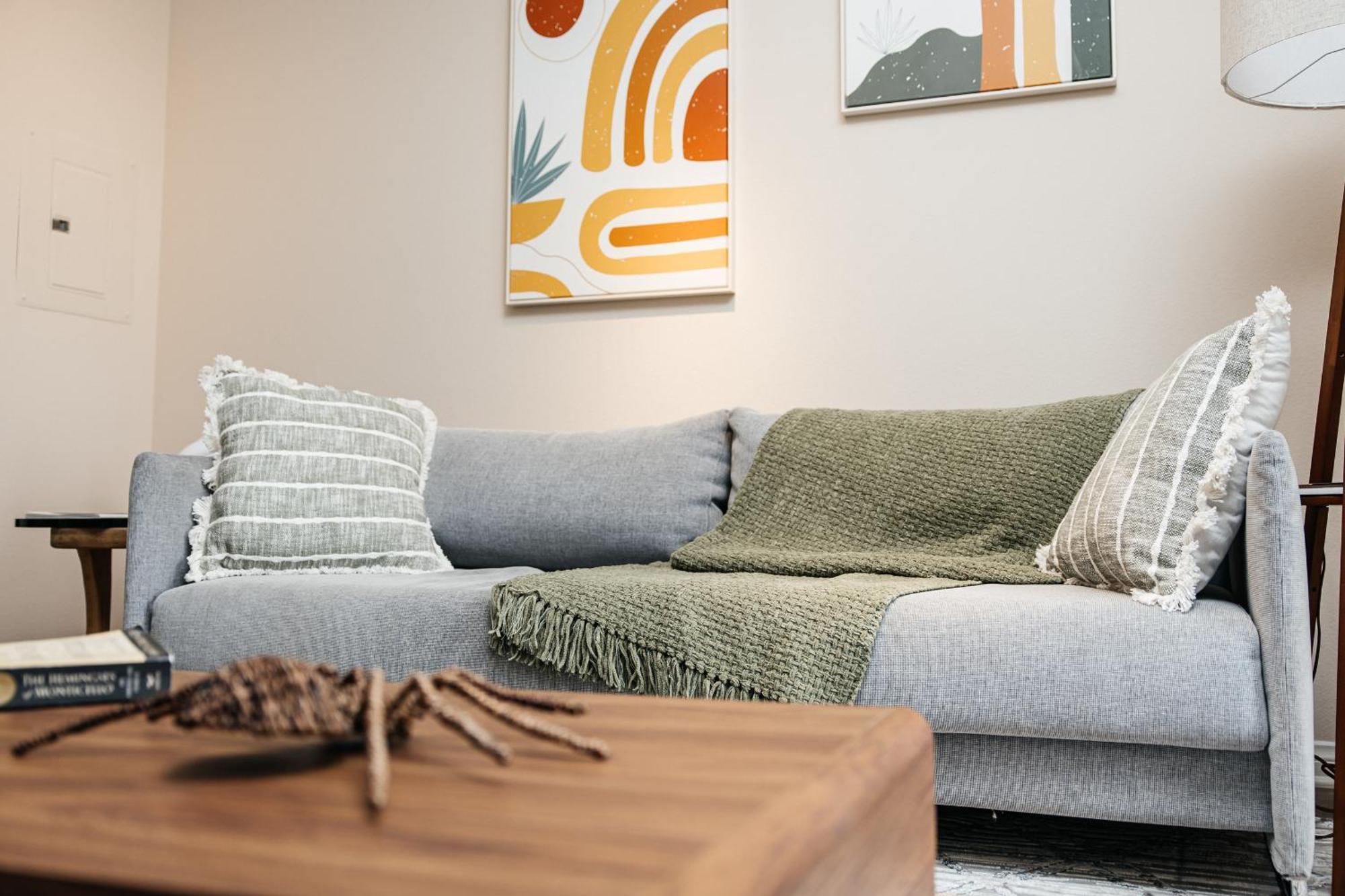 Gorgeous Steps From The Groove Appartement *